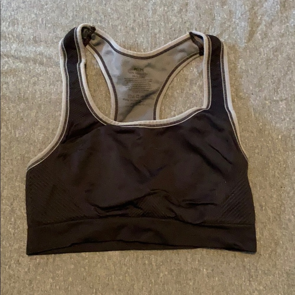 Black sports bra